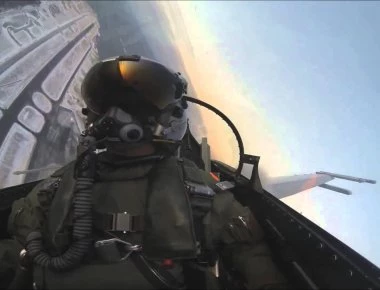 Πετώντας με F-16: Δείτε όλη την πτήση από την απογείωση μέχρι την προσγείωση